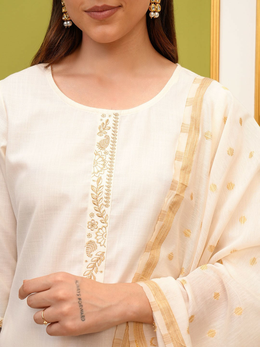 Women’s Cream Thread Work Kurta Set with Trousers & Dupatta | Indiaista