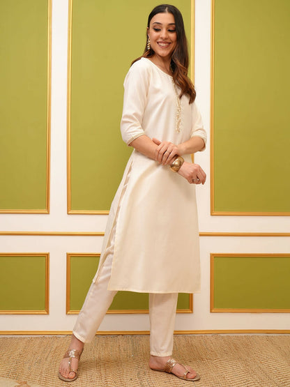 Women’s Cream Thread Work Kurta Set with Trousers & Dupatta | Indiaista