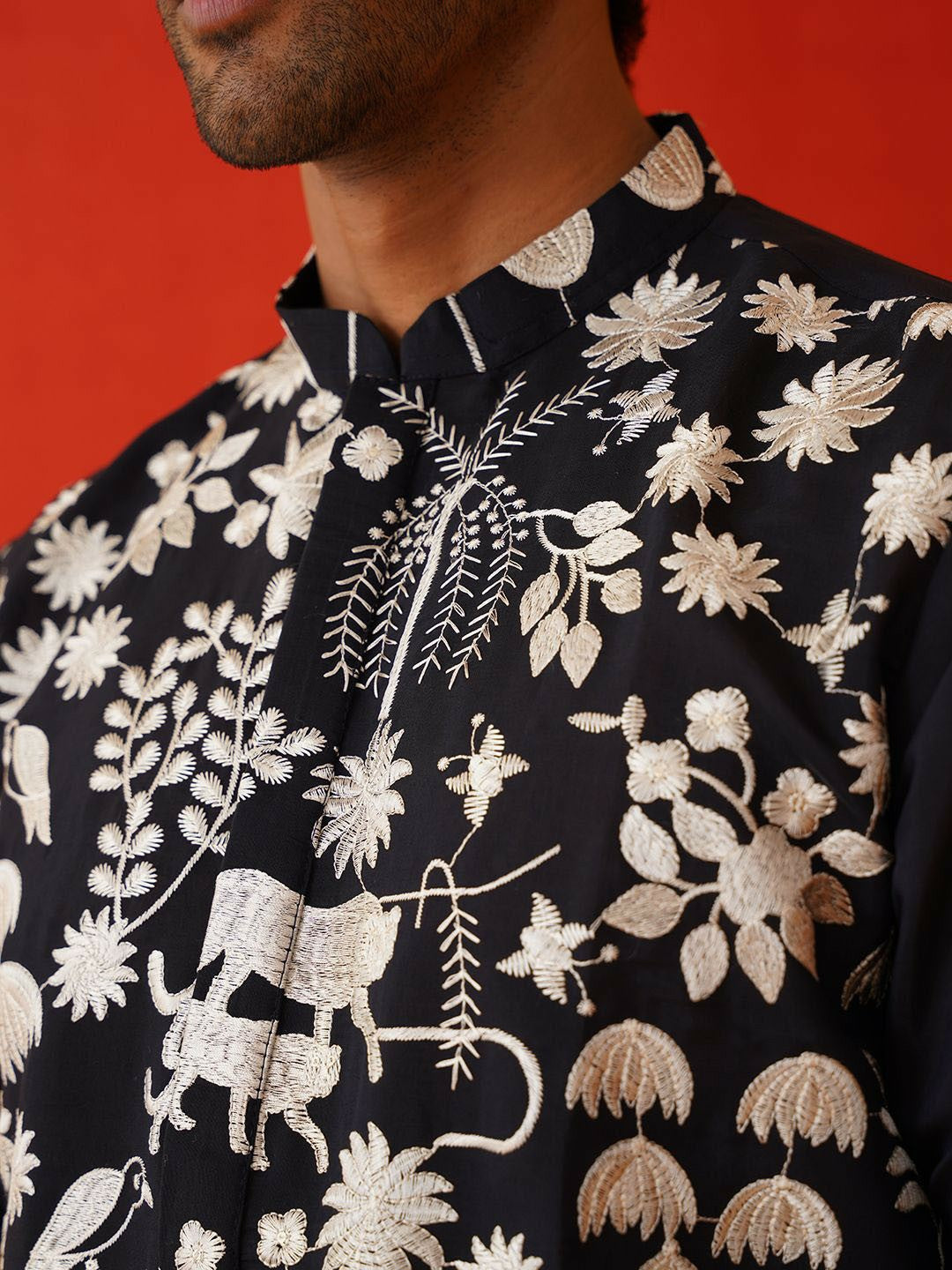 Men’s Floral Embroidered Chikankari Kurta with Pyjamas – Festive Elegance