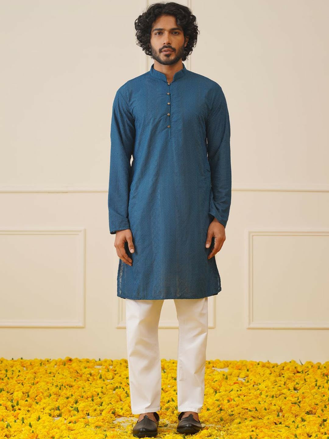 Men’s Embroidered Chikankari Pure Cotton Kurta with Pyjamas – Elegant Traditional Wear