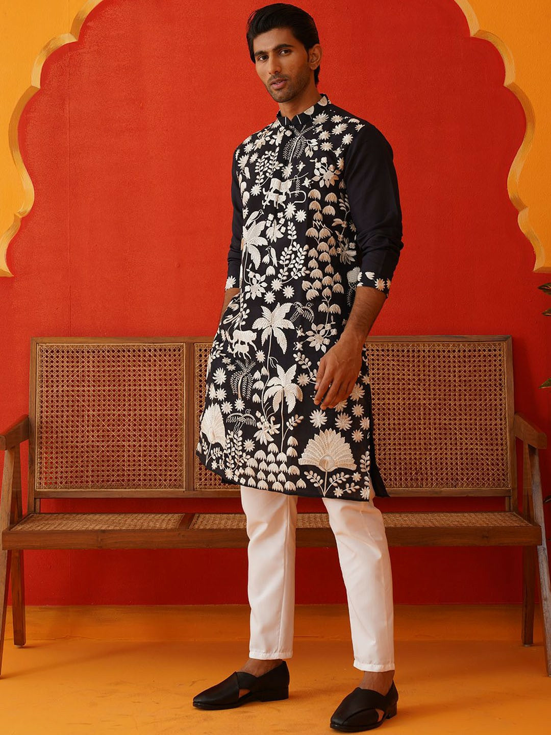 Men’s Floral Embroidered Chikankari Kurta with Pyjamas – Festive Elegance