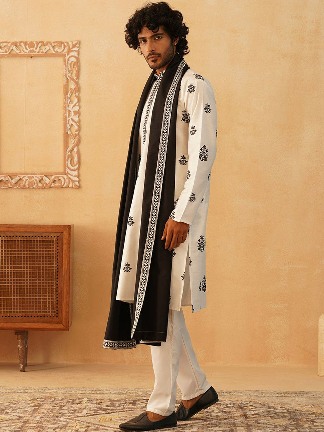 Men’s Floral Embroidered Sequinned Straight Kurta with Trousers & Dupatta – Festive Cotton Ensemble