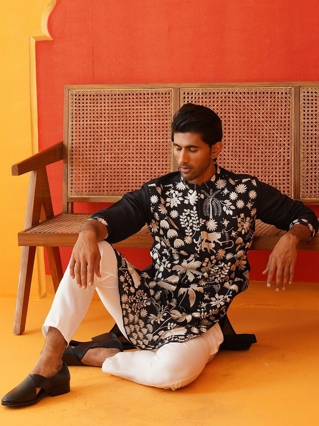 Men’s Floral Embroidered Chikankari Kurta with Pyjamas – Festive Elegance