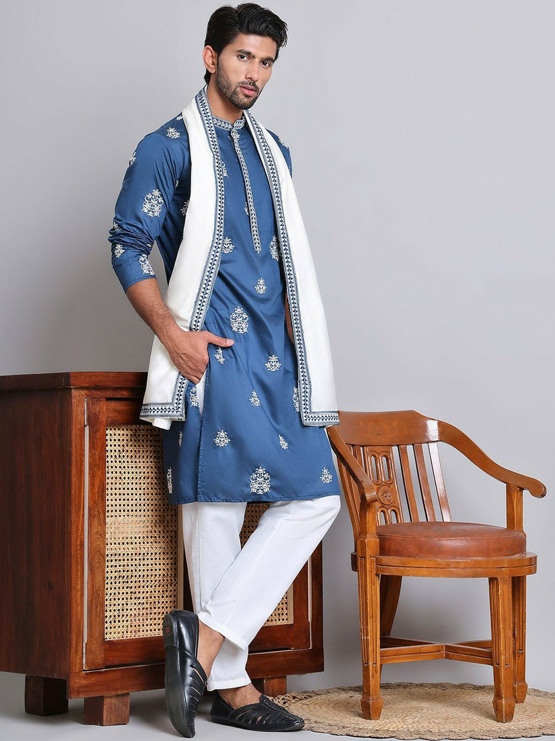 Floral Embroidered Silk Cotton Straight Kurta with Pyjamas & Dupatta – Elegant Festive Wear