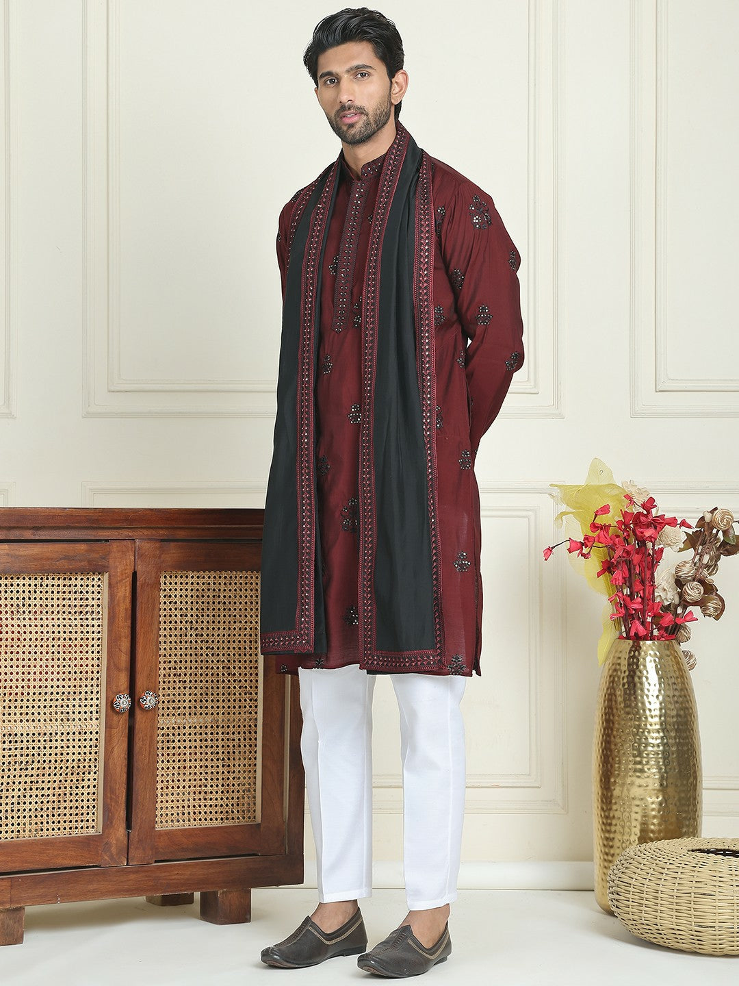 Men’s Floral Embroidered Mandarin Collar Straight Kurta with Pyjamas & Dupatta – Festive Ethnic Ensemble