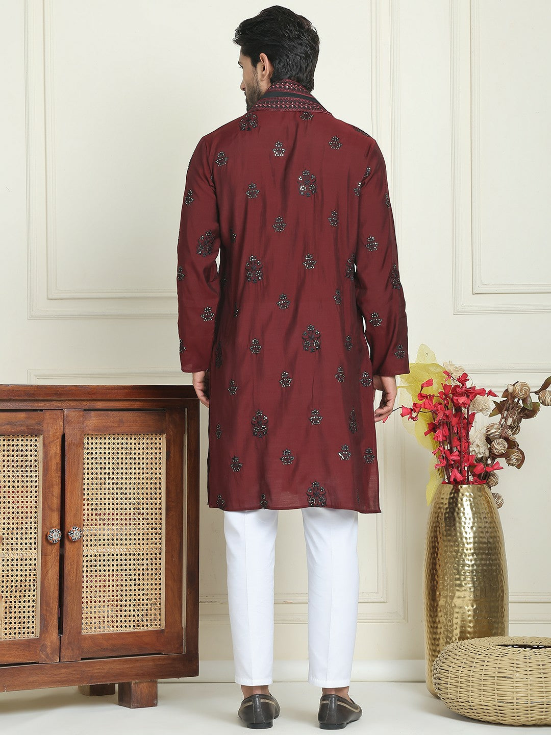 Men’s Floral Embroidered Mandarin Collar Straight Kurta with Pyjamas & Dupatta – Festive Ethnic Ensemble