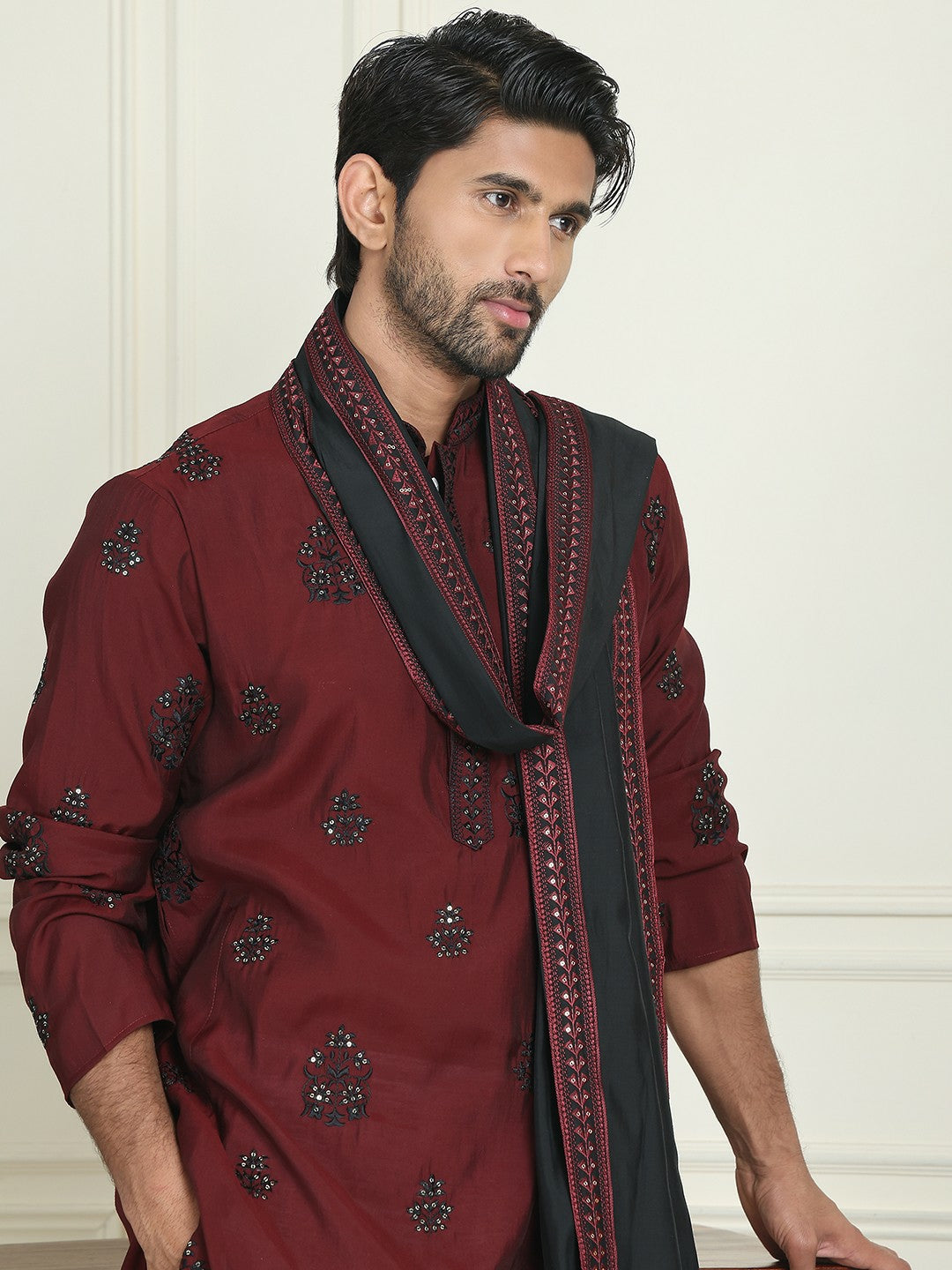 Men’s Floral Embroidered Mandarin Collar Straight Kurta with Pyjamas & Dupatta – Festive Ethnic Ensemble