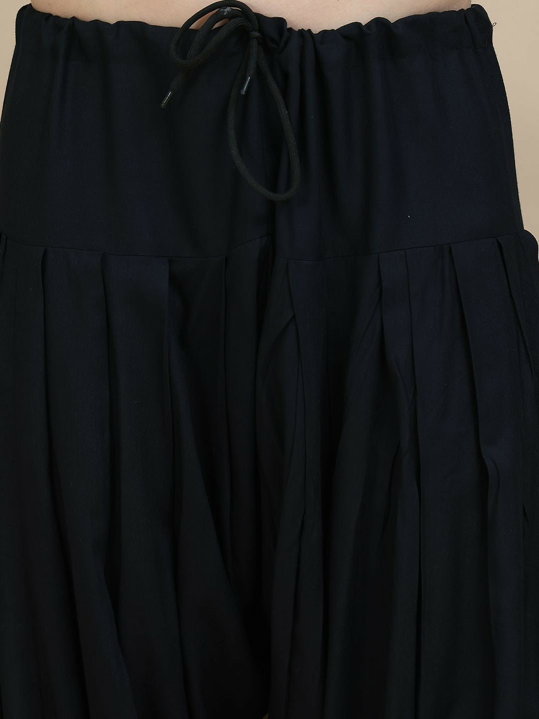 Floral Embroidered Sequinned Mandarin Collar Kurta with Salwar – Elegant Ethnic Ensemble