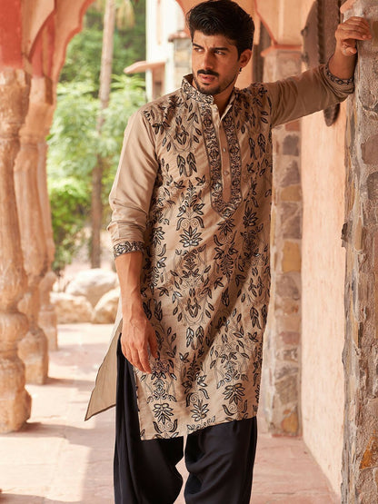 Floral Embroidered Sequinned Mandarin Collar Kurta with Salwar – Elegant Ethnic Ensemble