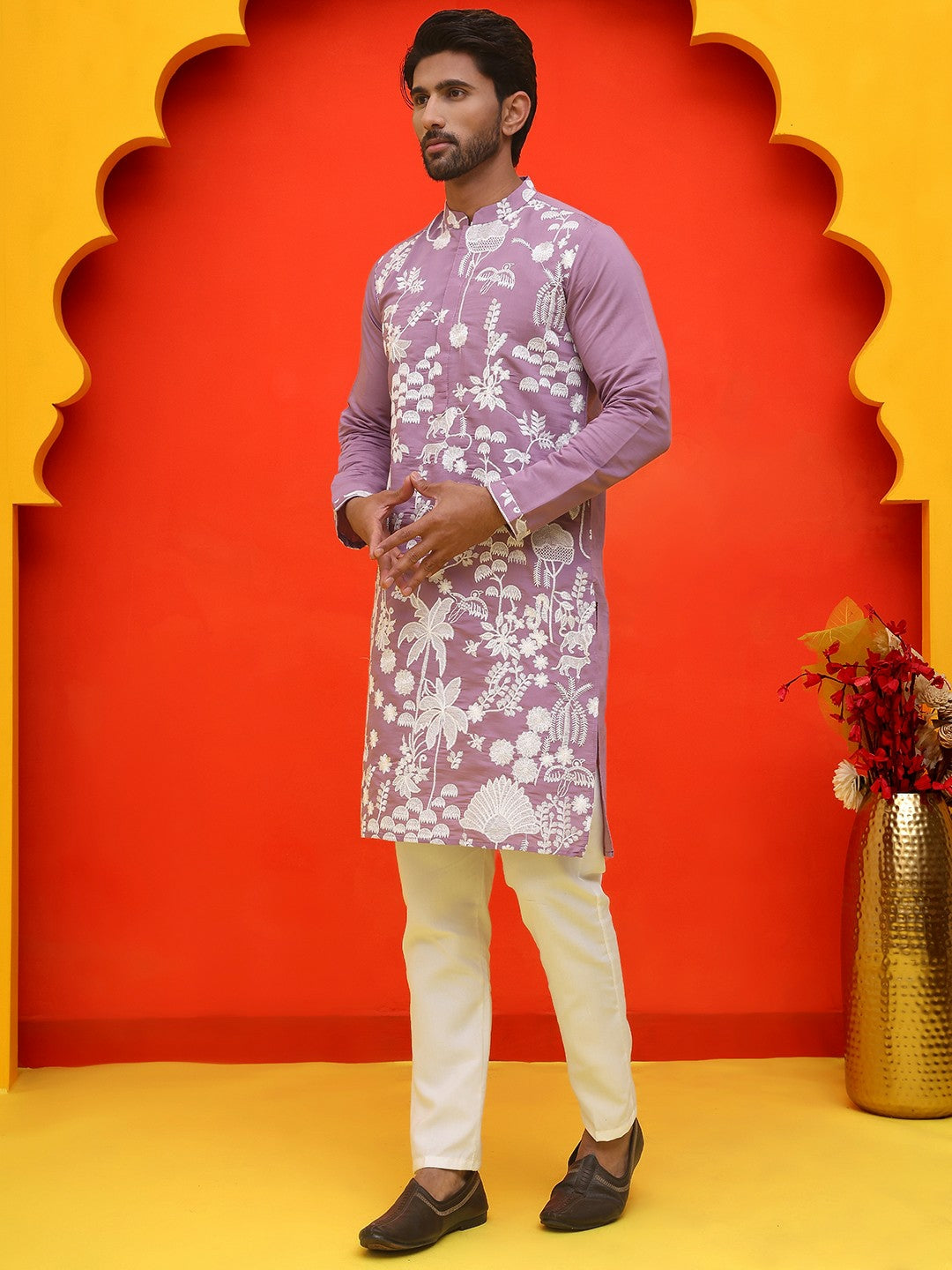 Men’s Chikankari Embroidered Kurta Set with Pyjamas – Elegant Floral Design