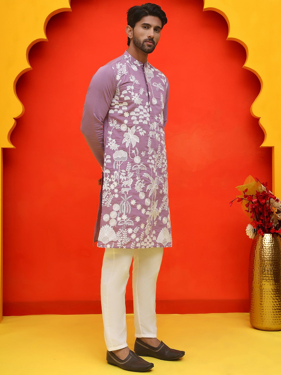 Men’s Chikankari Embroidered Kurta Set with Pyjamas – Elegant Floral Design