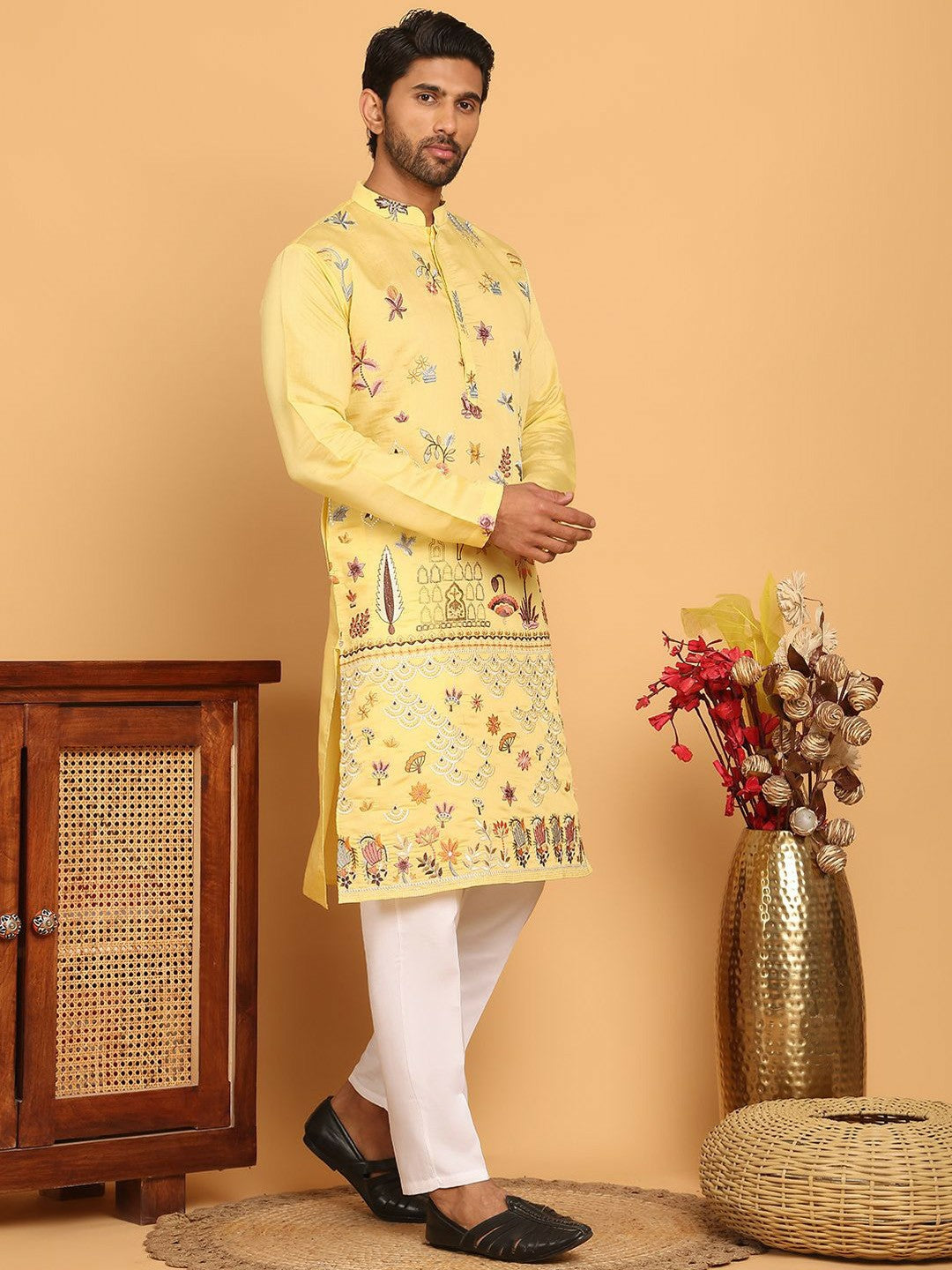 Floral Embroidered Thread Work Mandarin Collar Straight Kurta with Pyjamas – Elegant Festive Ensemble