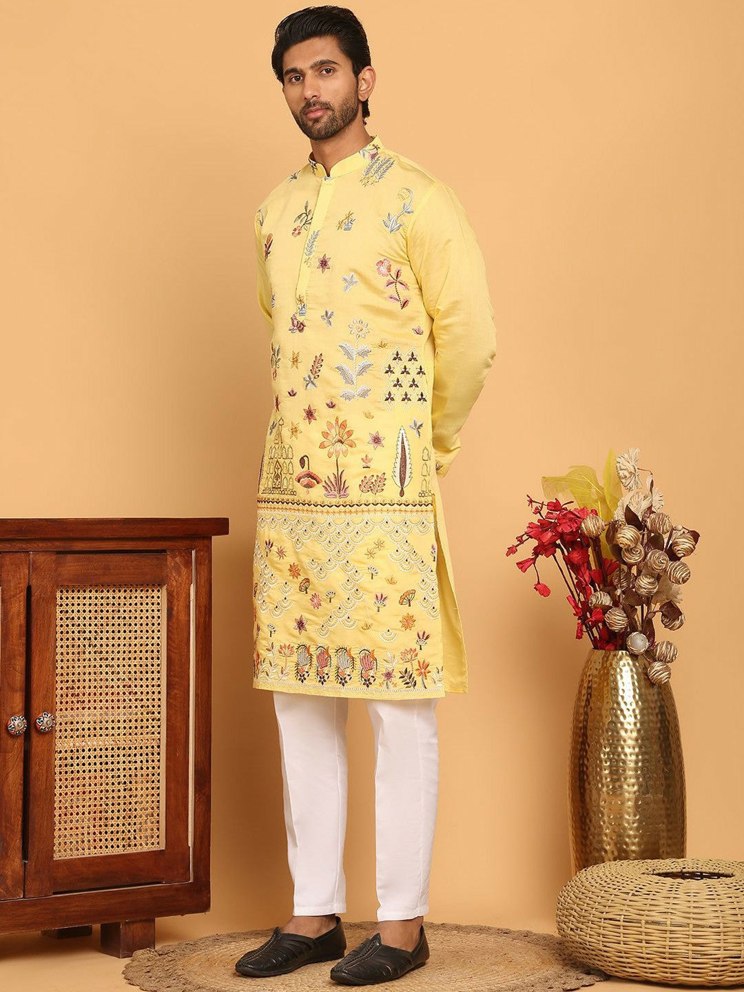 Floral Embroidered Thread Work Mandarin Collar Straight Kurta with Pyjamas – Elegant Festive Ensemble