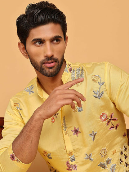 Floral Embroidered Thread Work Mandarin Collar Straight Kurta with Pyjamas – Elegant Festive Ensemble