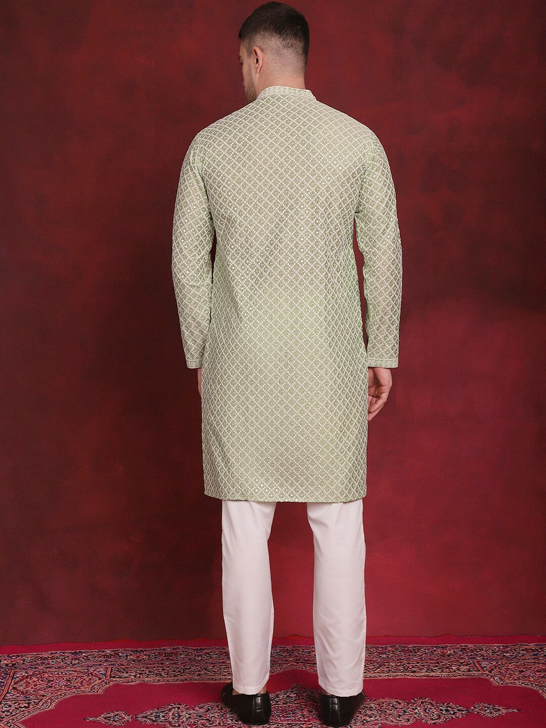 Men’s Embroidered Kurta Set with Sequinned Detailing – Traditional Elegance