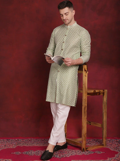 Men’s Embroidered Kurta Set with Sequinned Detailing – Traditional Elegance