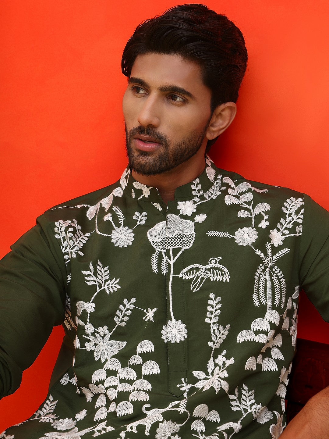 Floral Chikankari Embroidered Kurta with Pyjamas – Elegant Ethnic Set for Men