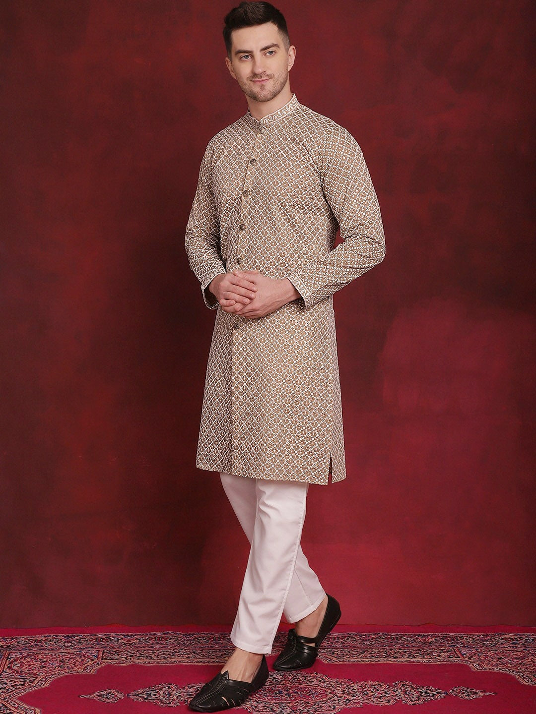 Men’s Embroidered Kurta Set with Sequinned Detailing – Traditional Elegance