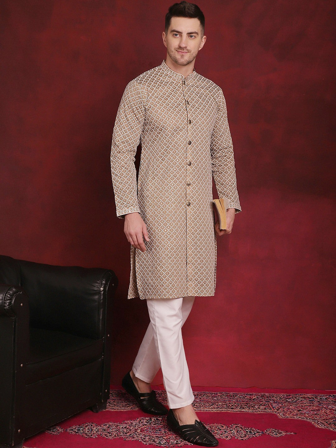 Men’s Embroidered Kurta Set with Sequinned Detailing – Traditional Elegance