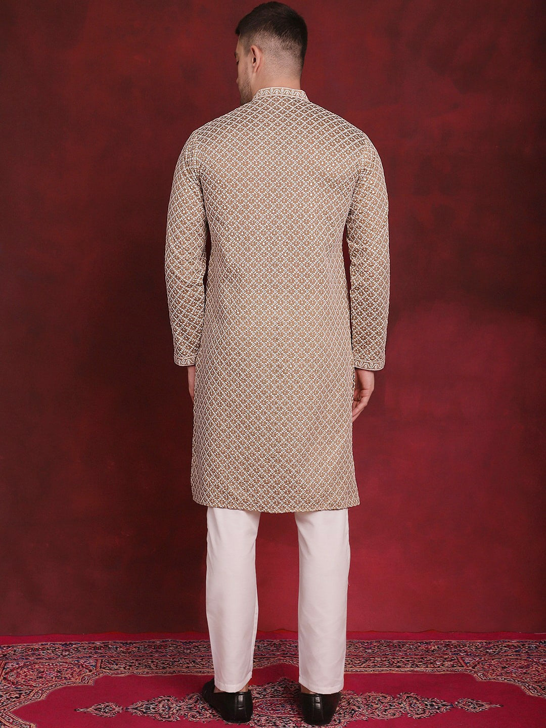 Men’s Embroidered Kurta Set with Sequinned Detailing – Traditional Elegance