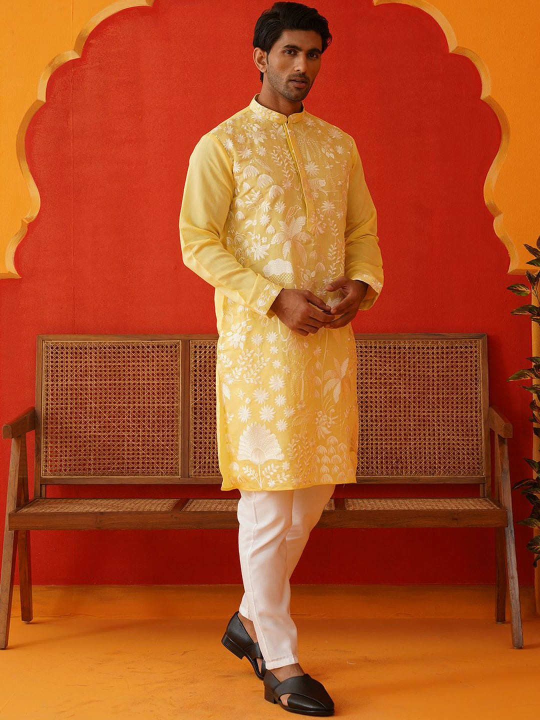 Men’s Floral Embroidered Chikankari Kurta with Pyjamas – Festive Wear