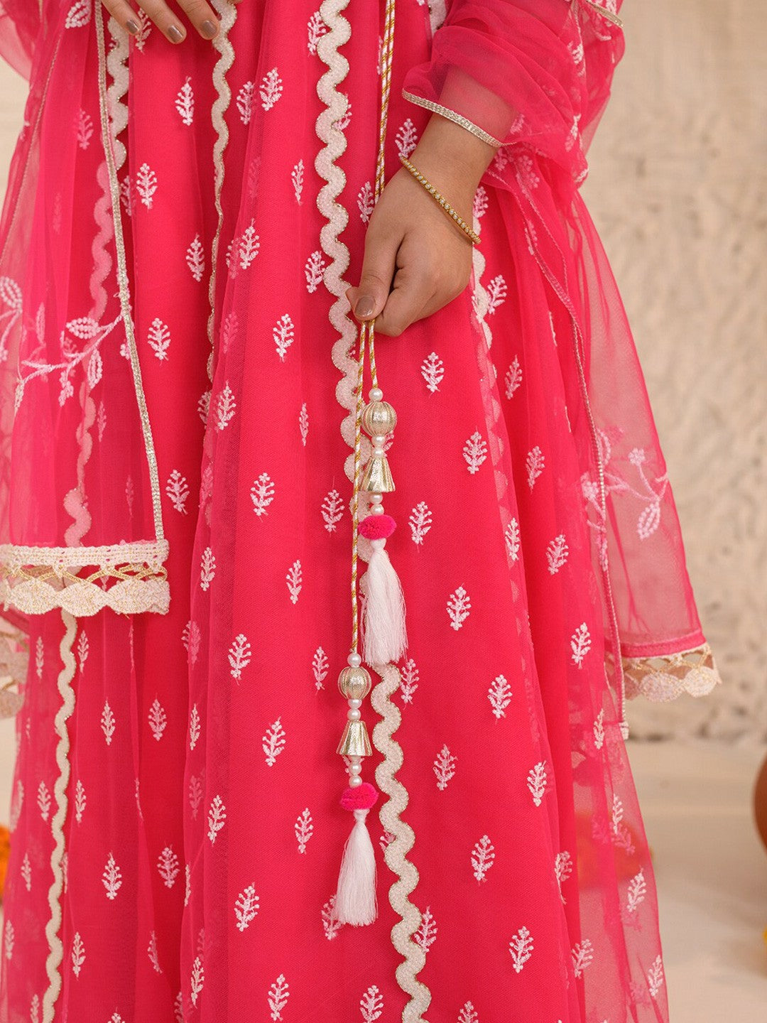 Buy Girls Embroidered Thread Work Lehenga Choli with Dupatta – Pink & White | Indiaista