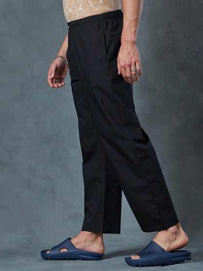 Men's Black Solid Oversized Pyjamas - Comfortable Mid-Rise Lounge Pants with Pockets