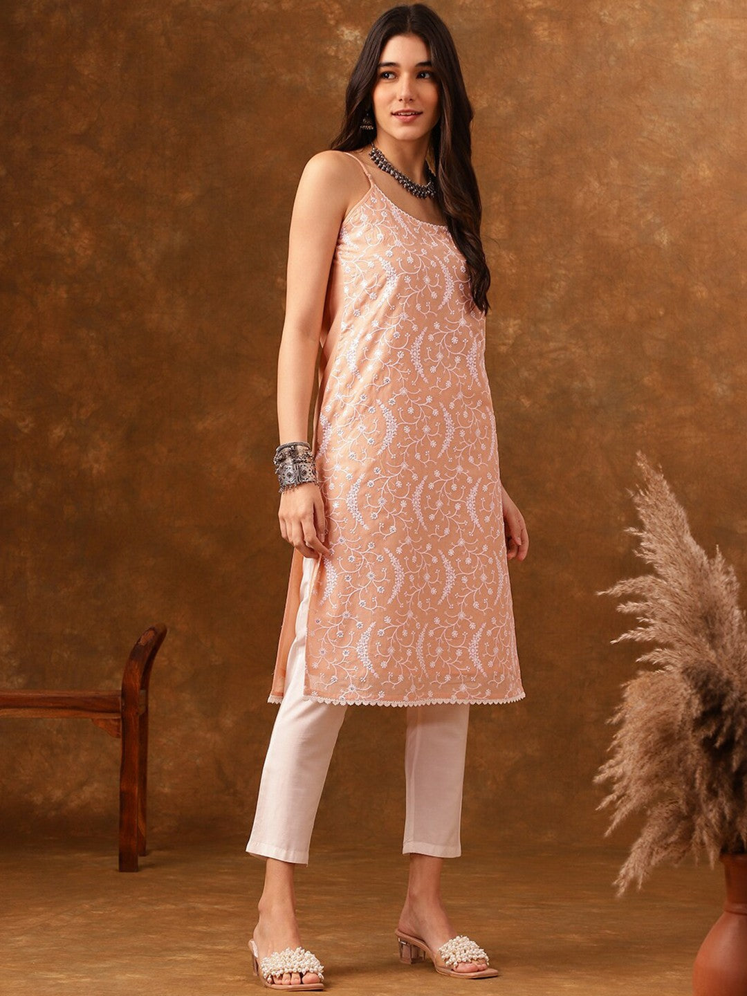 Floral Embroidered Sleeveless Pure Cotton Kurta
