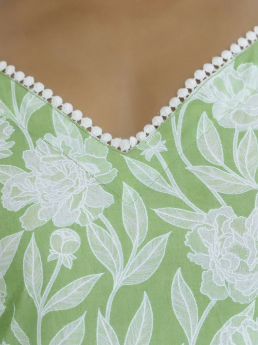 Women Green Floral Printed Sleeveless Cotton Kurta
