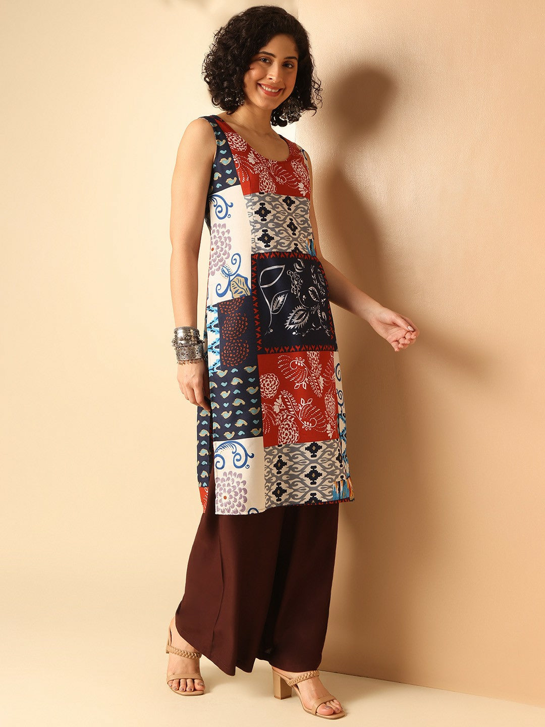Women Multicoloured Abstract Printed Sleeveless Straight Kurta