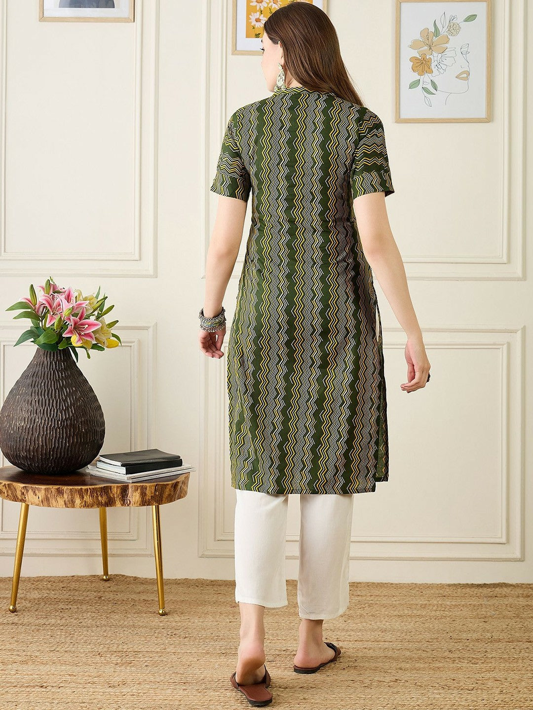 Women Green Geometric Printed Cotton Straight Kurta