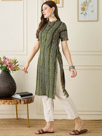 Women Green Geometric Printed Cotton Straight Kurta
