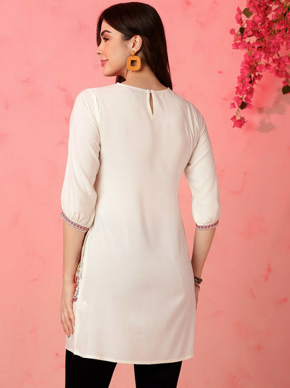 Zari Round Neck Three-Quarter Sleeves White A-Line Kurta