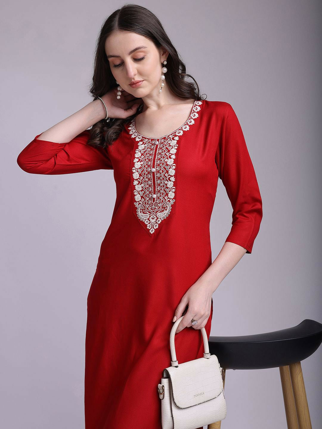 Women Red & White Floral Printed Casual Straight Kurta