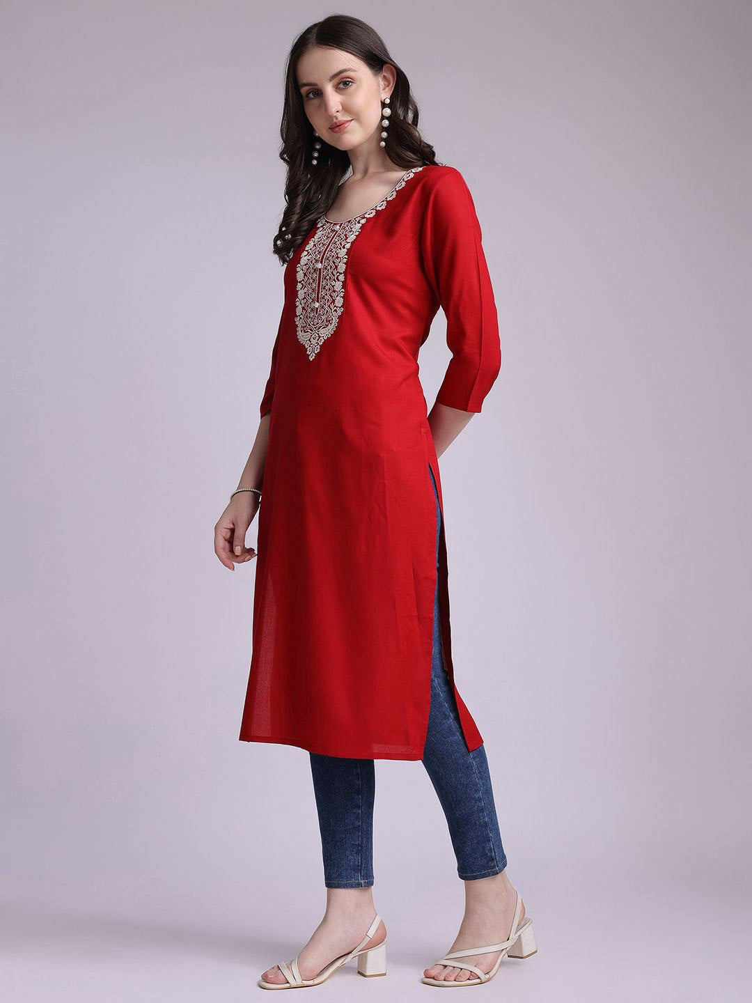 Women Red & White Floral Printed Casual Straight Kurta