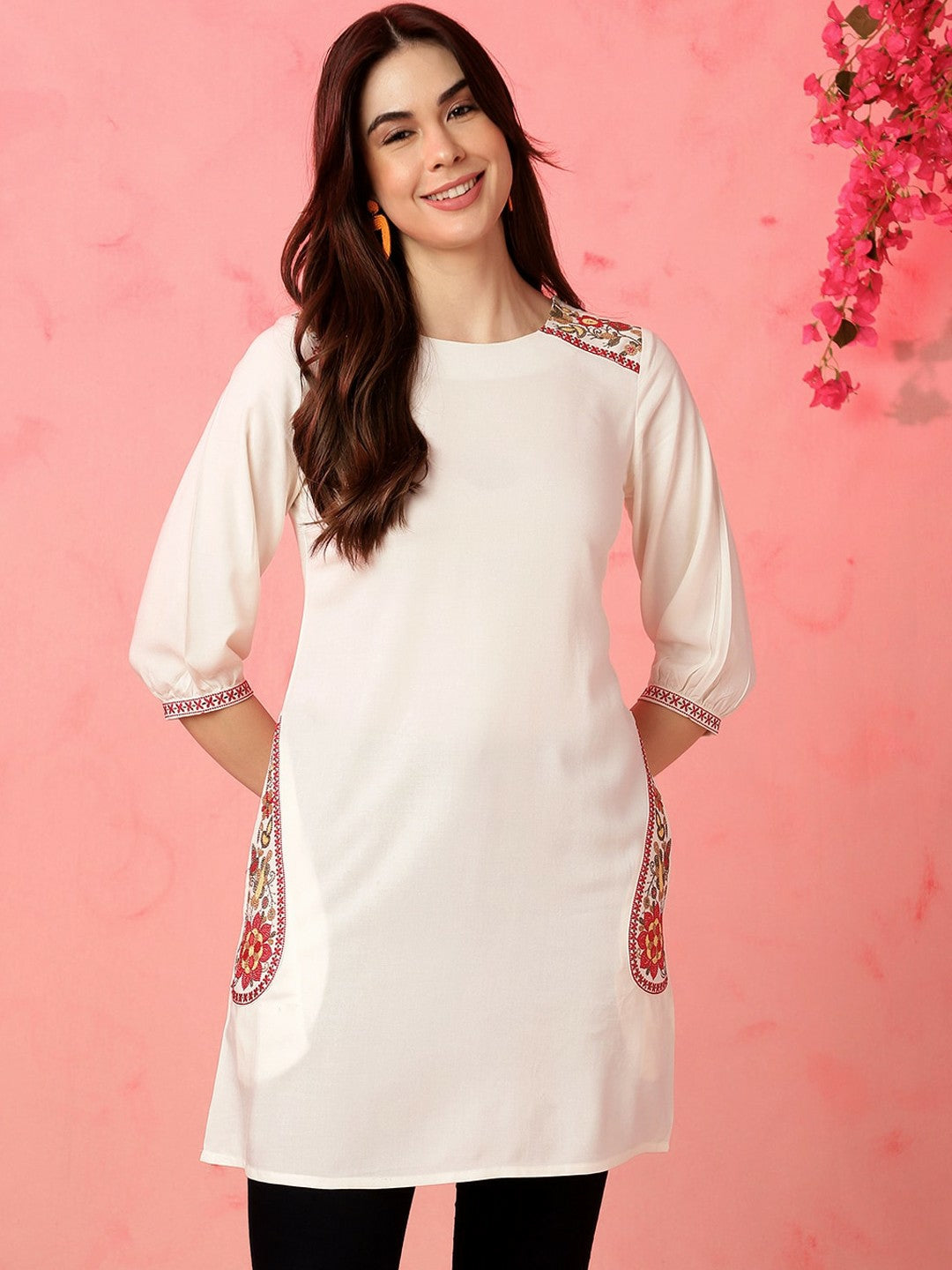 Zari Round Neck Three-Quarter Sleeves White A-Line Kurta