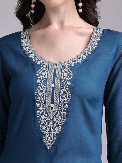 Women Teal & White Embroidered Thread Work Kurta