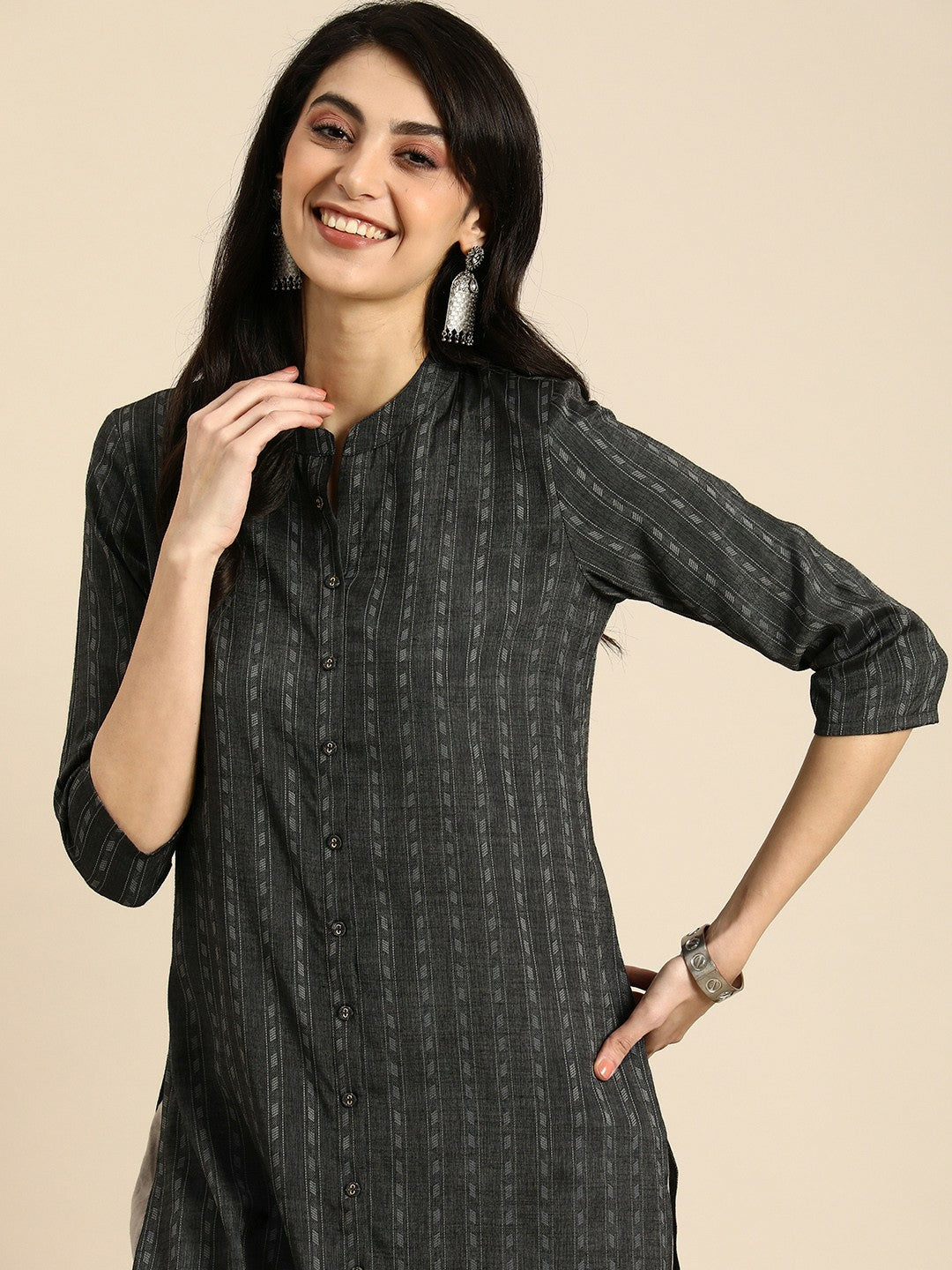 Women Black Geometric Woven Design Kurta