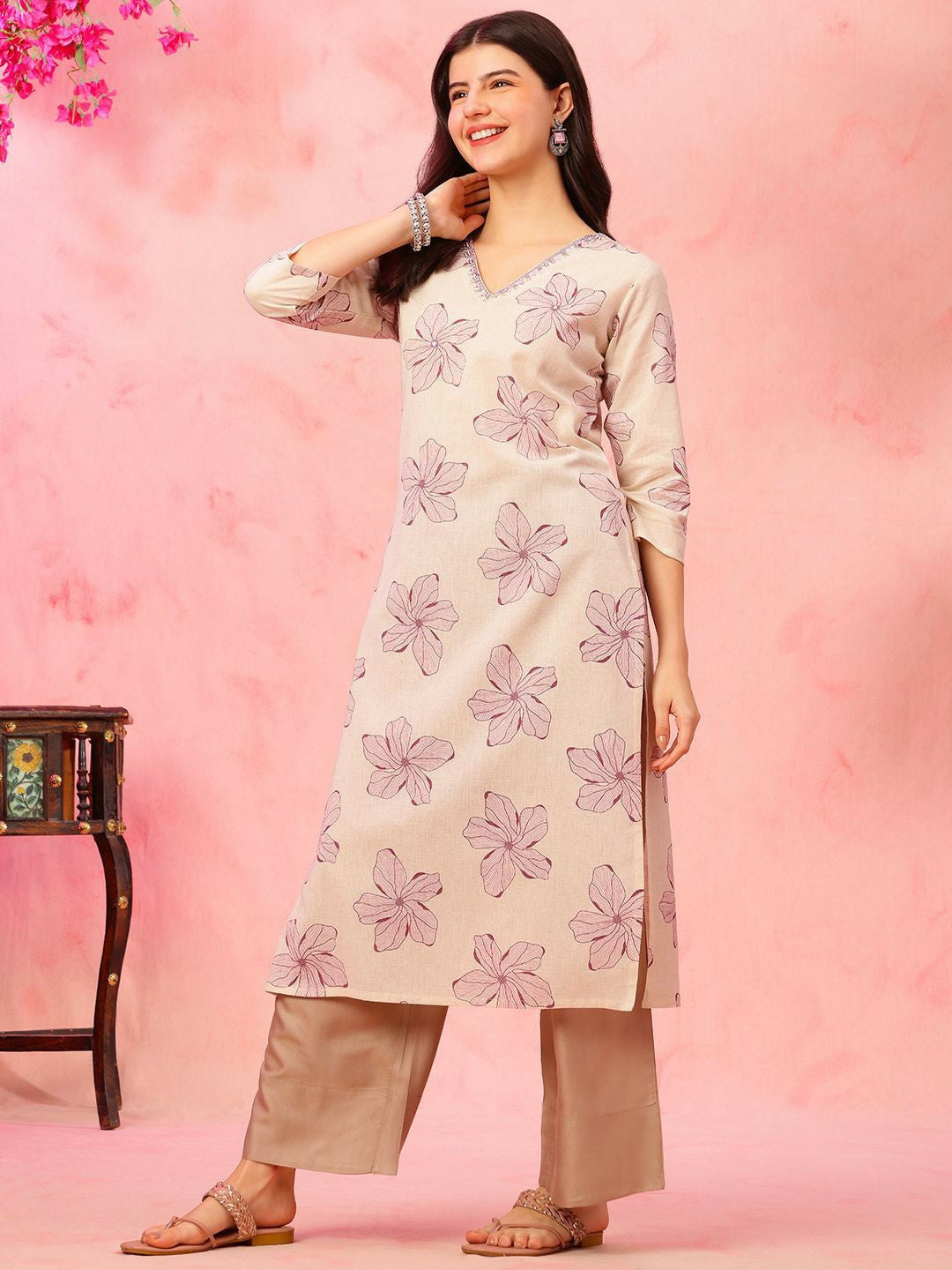 Floral Printed V-Neck Cotton Straight Kurta