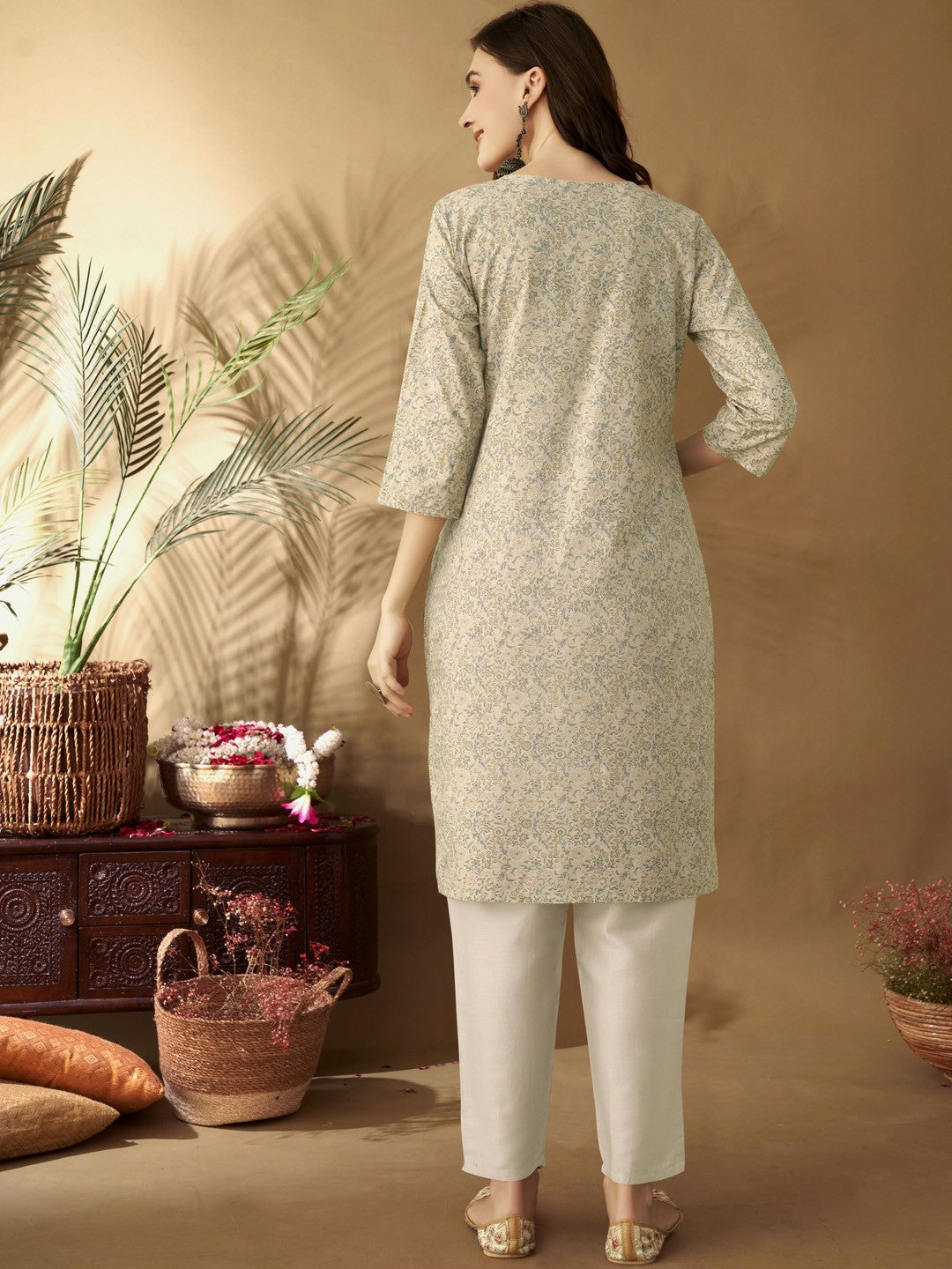 Cream-Coloured Embroidered Chanderi Silk Straight Kurta