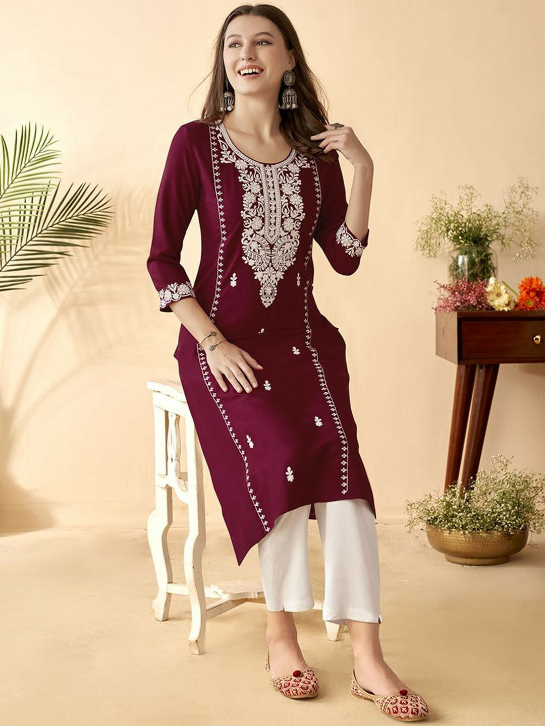 Maroon Embroidered Thread Work Straight Kurta
