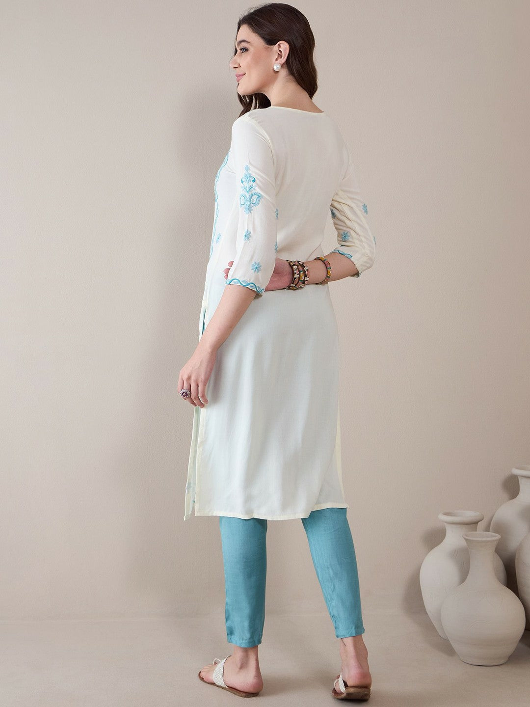 Floral Embroidered Thread Work Regular Straight Kurta