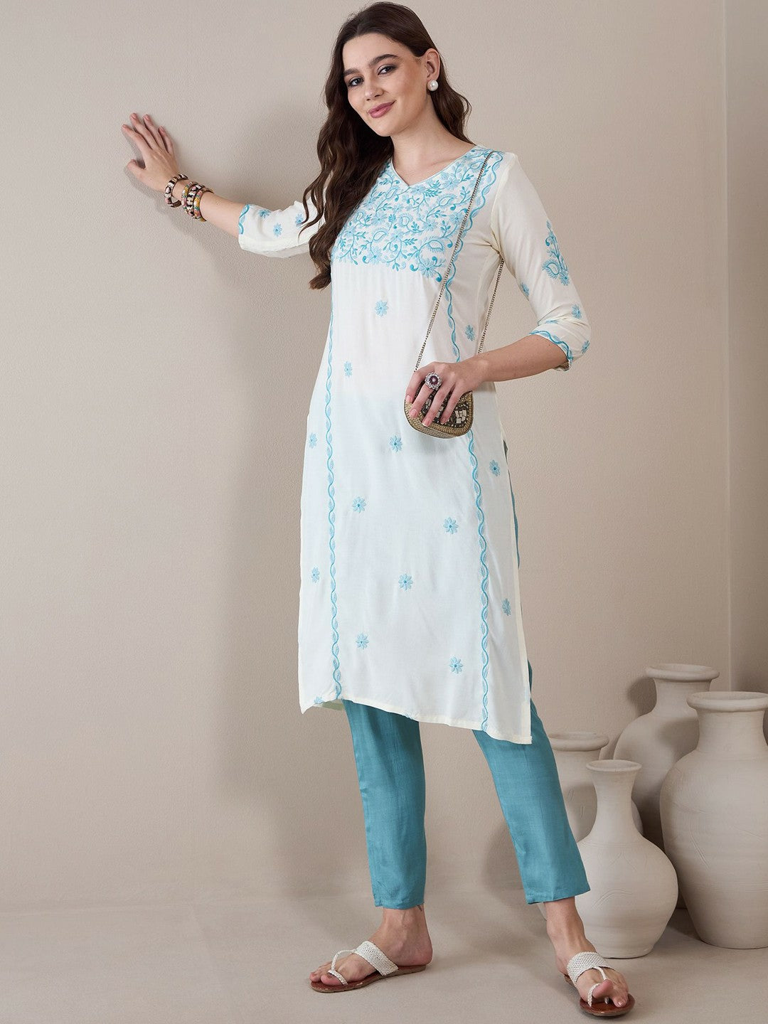 Floral Embroidered Thread Work Regular Straight Kurta