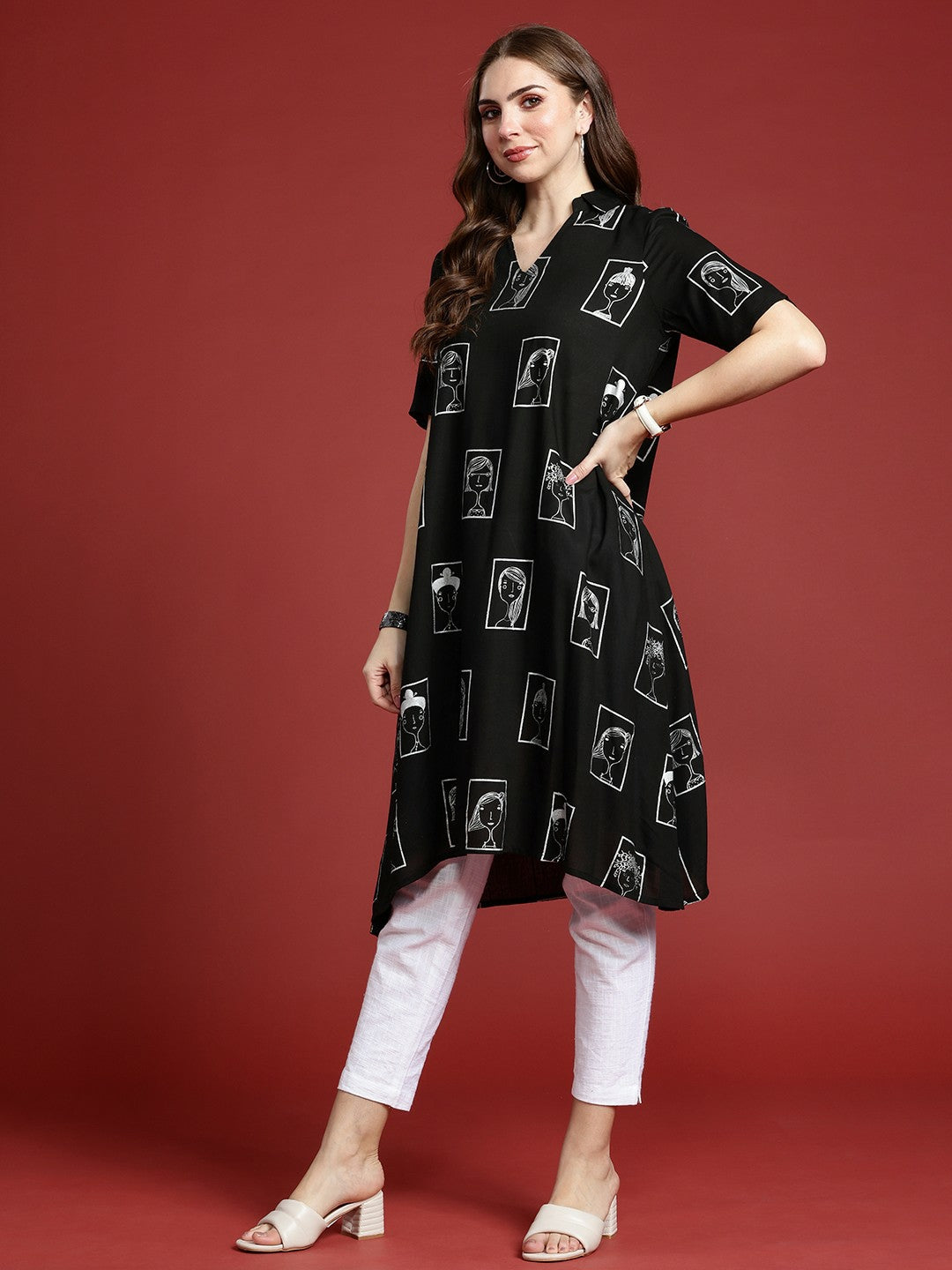 Women Black & White Tribal Print Shirt Collar Kurta
