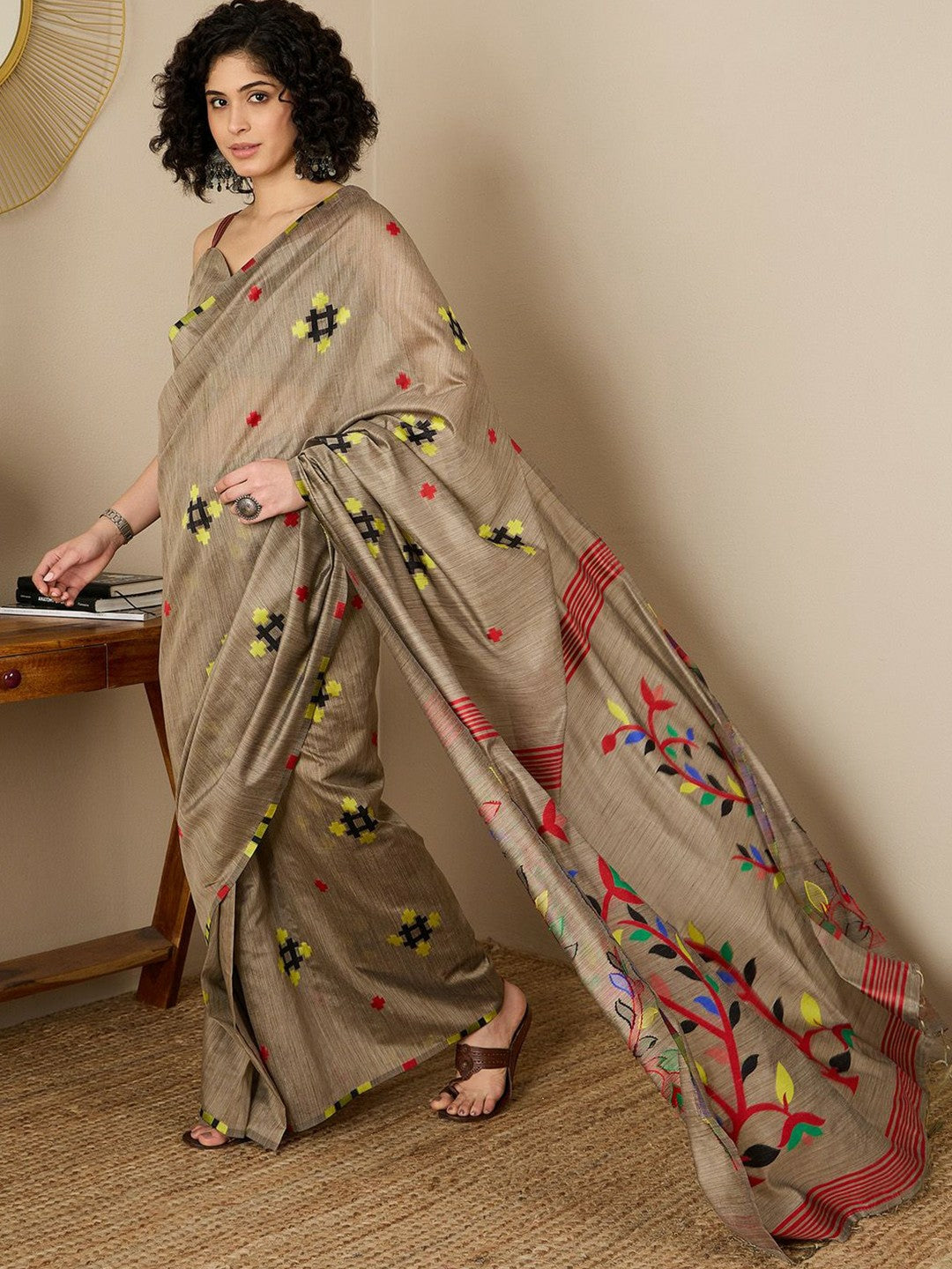 Buy Brown & Black Banarasi Saree with Geometric Woven Design & Solid Border – Indiaista