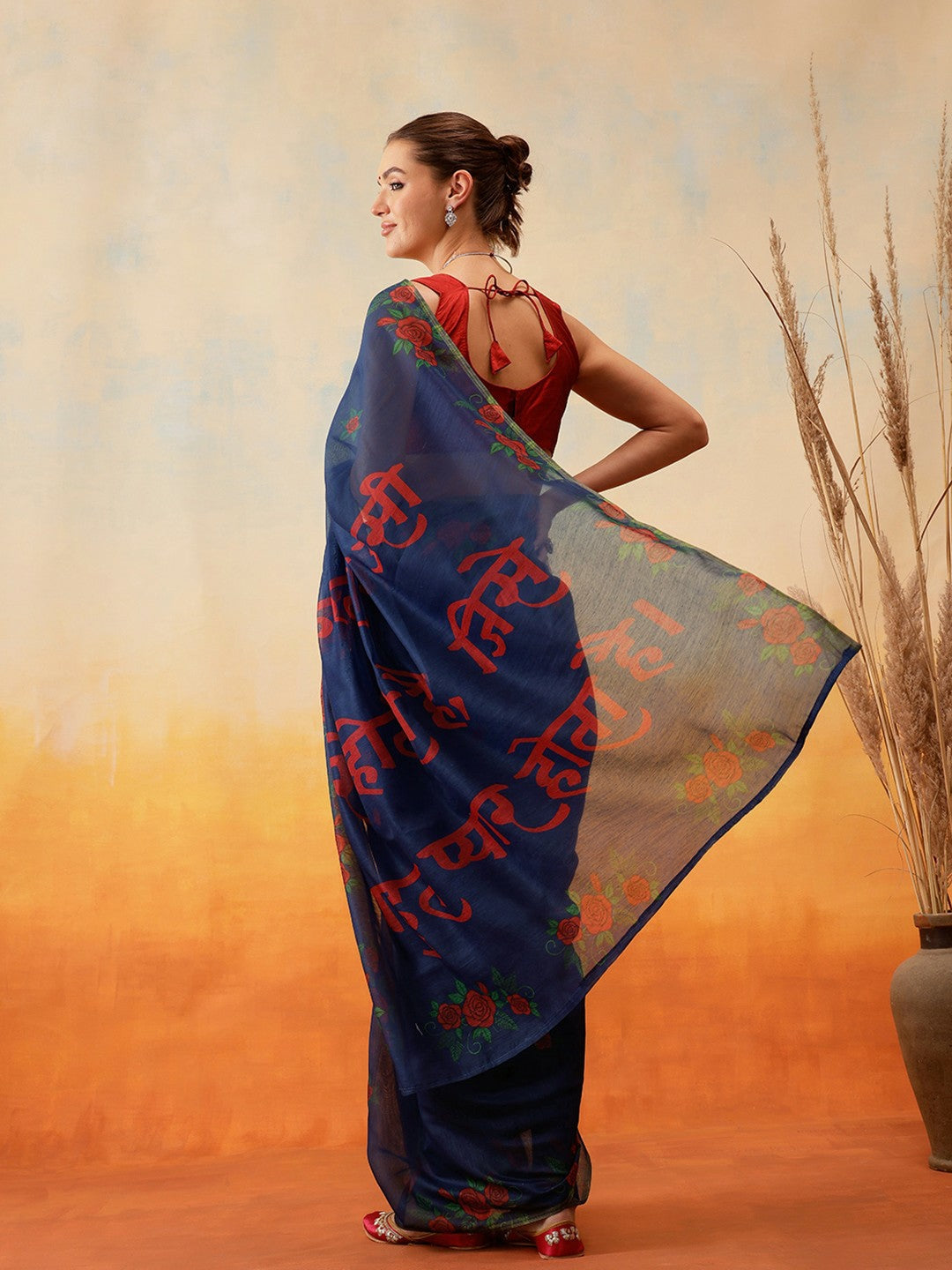 Buy Navy Blue & Red Floral Printed Chanderi Saree with Printed Border | Indiaista