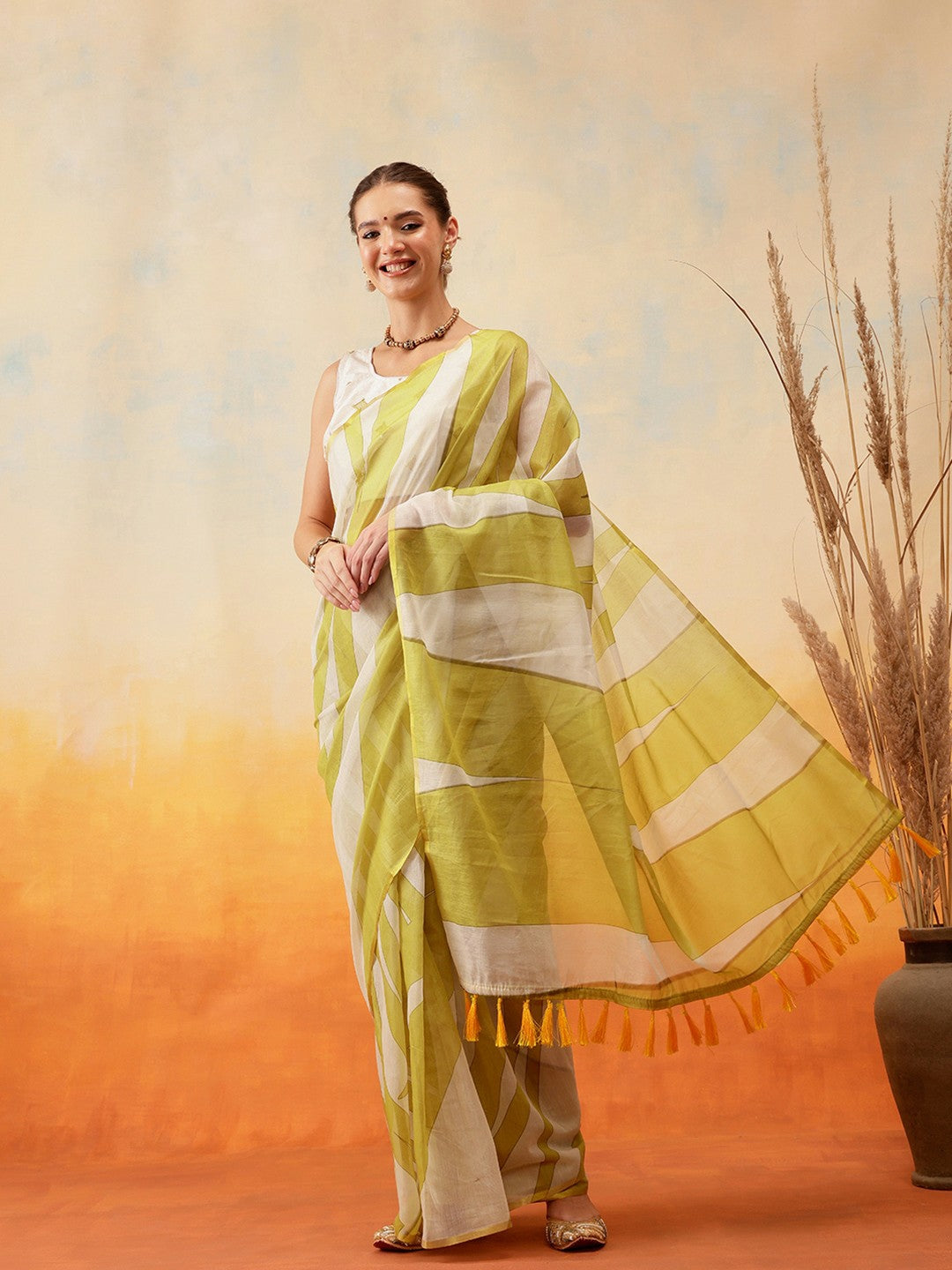 Buy Yellow & White Leheriya Chanderi Saree Online – Elegant Printed Border | Indiaista