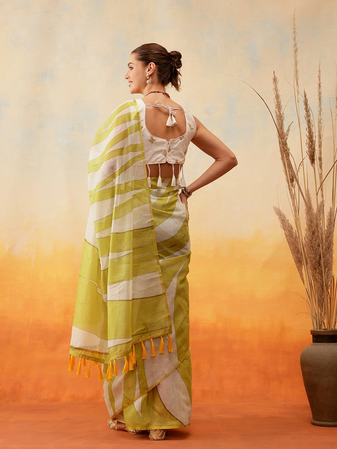 Buy Yellow & White Leheriya Chanderi Saree Online – Elegant Printed Border | Indiaista