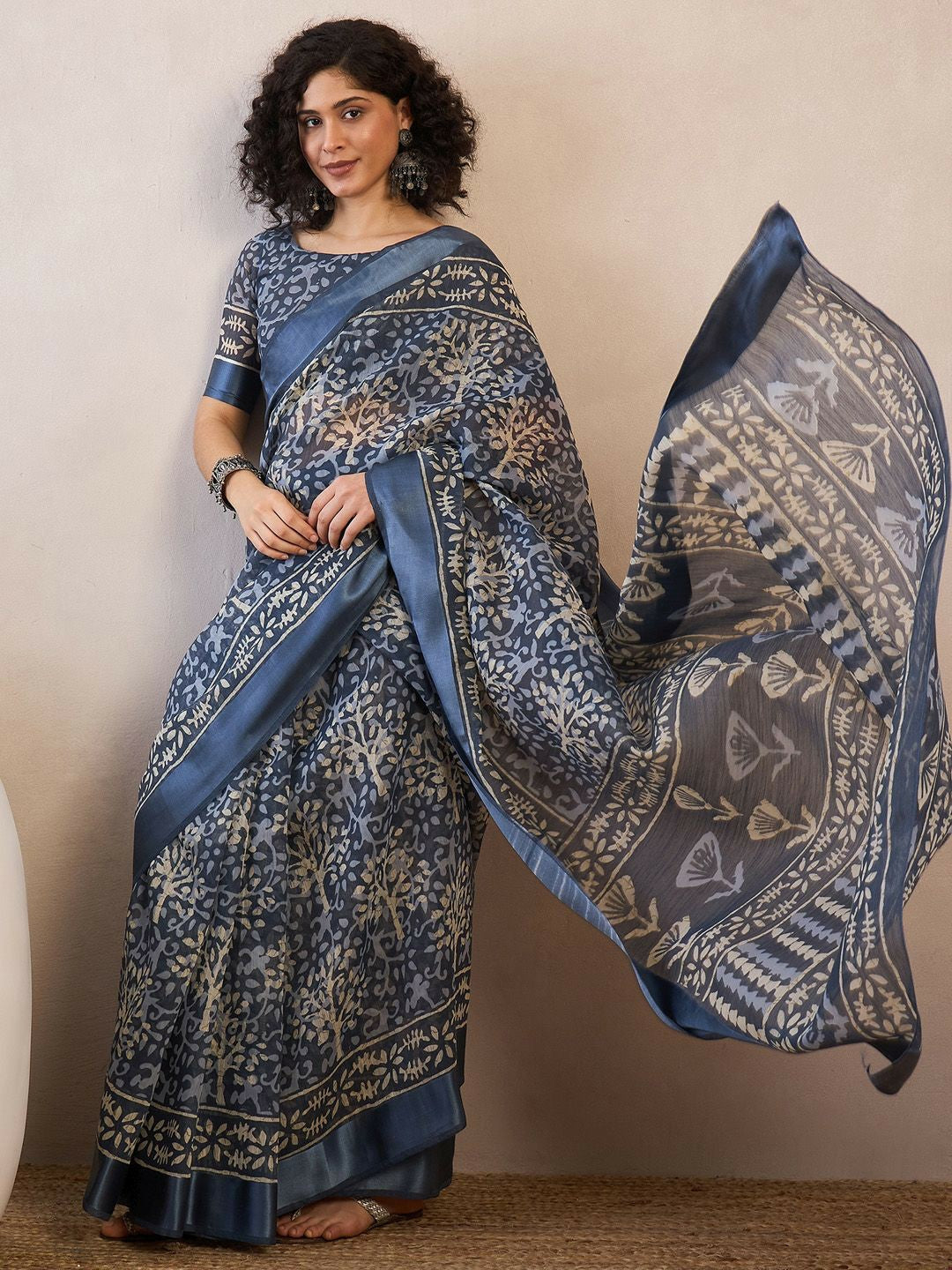 Buy Blue & White Ethnic Motifs Printed Ready to Wear Saree Online – Indiaista