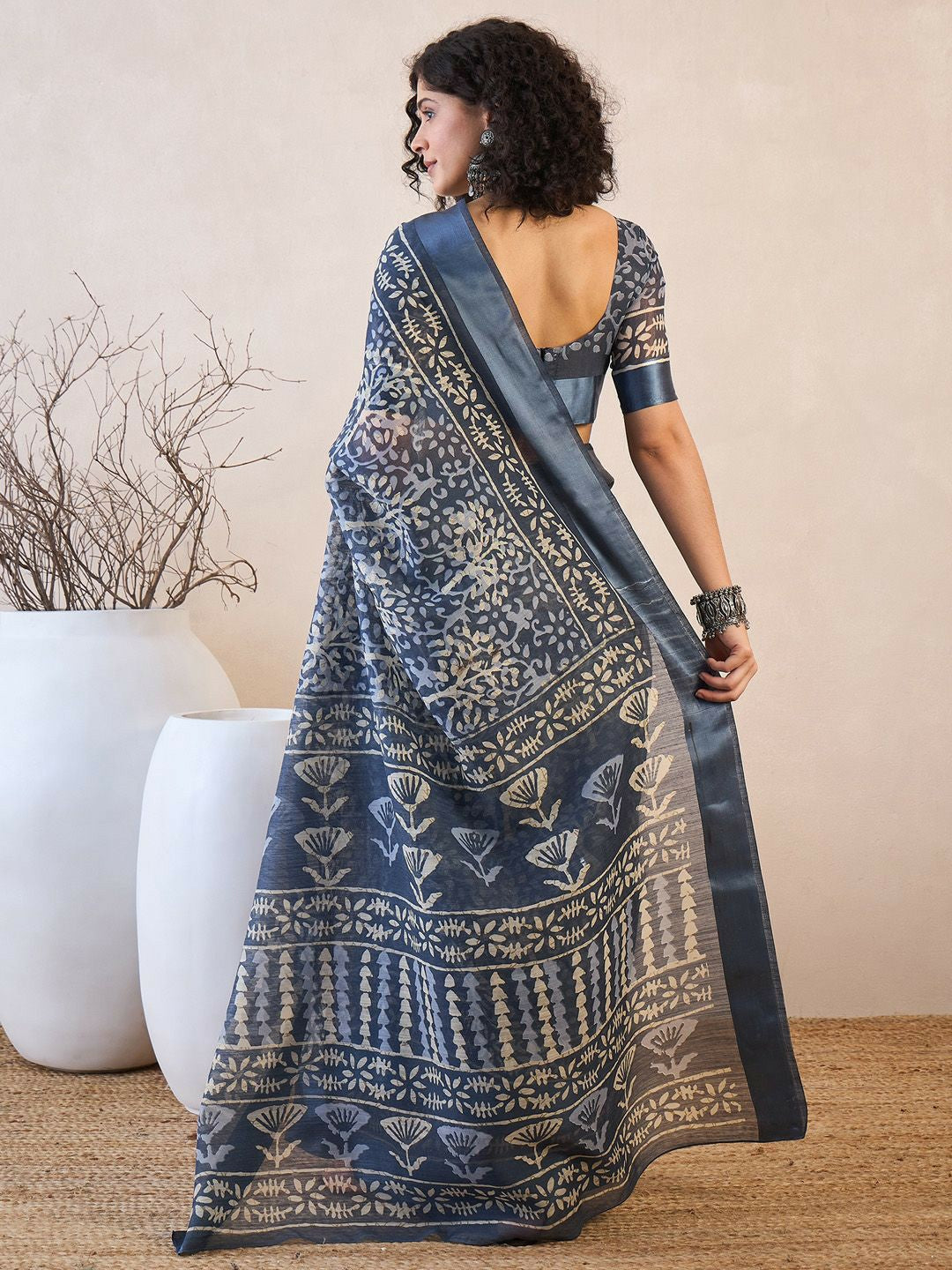 Buy Blue & White Ethnic Motifs Printed Ready to Wear Saree Online – Indiaista